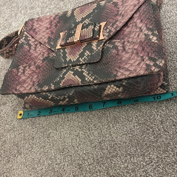 Ted Baker London Brown pink Leather Shoulder Bag with Classic Snakeskin design - Picture 10 of 17